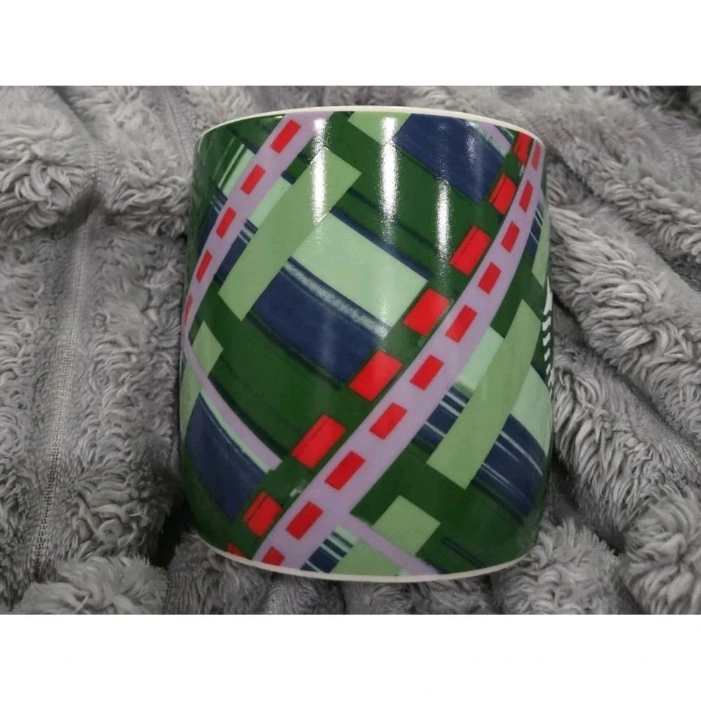2020 Starbucks Green Coffee Mug Crisscross Lines Blue Handle Starbucks Logo EUC!
